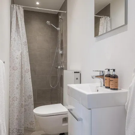 Newly Renovated 1-bed In Апартаменты *